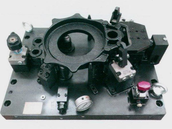 製動器(qi)底(di)闆液(ye)壓裌具(ju)